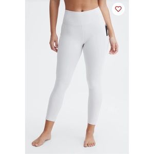 NWT | Fabletics The Oasis Leggings White